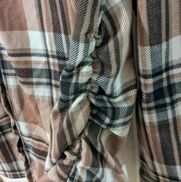 Eden & Olivia Maternity Plaid Shirt Size‎ M Brown White Long Sleeve - Picture 3 of 5